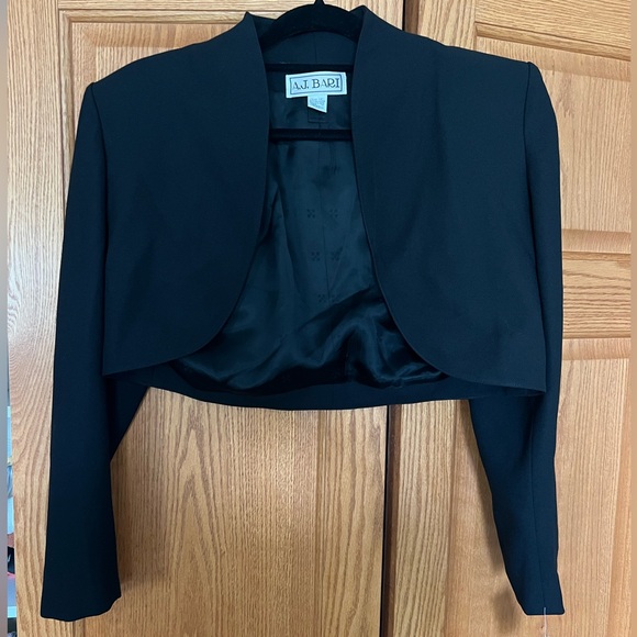 A.J Bari cropped blazer - Picture 1 of 4